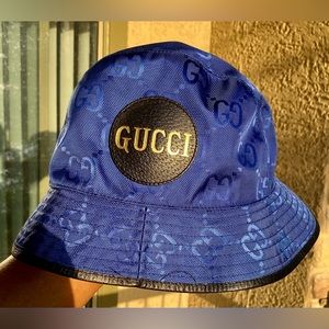 I am selling my Blue Gucci Bucket hat that I only wore once in 2021. Need Gone